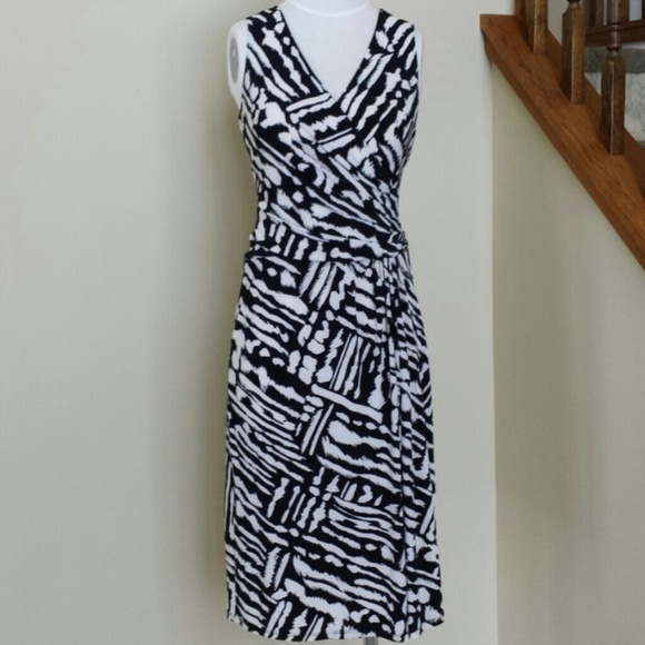  LIKE NEW Black White Dress  - Picture 1 of 4